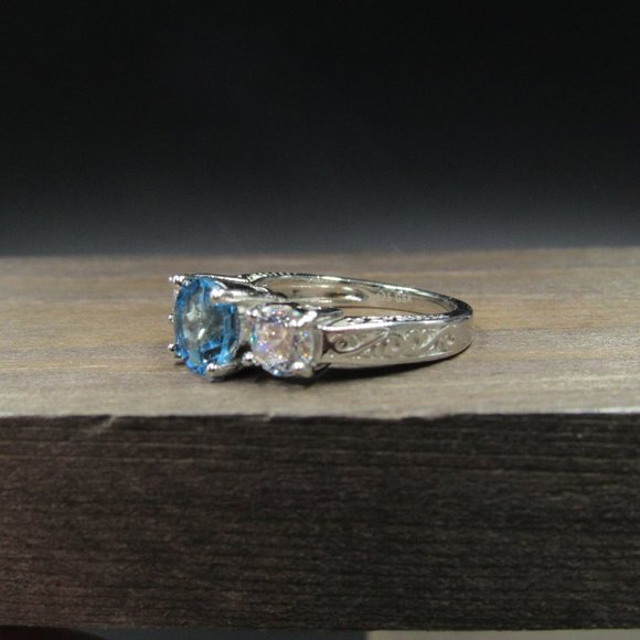 Size 6 Sterling Silver Stunning Topaz & CZ Ring - Picture 3 of 7